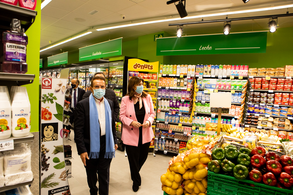 Susana Pérez Quislant visita el nuvo Carrefour Exprés del centro de Pozuelo