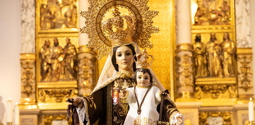 Ofrenda floral a la Virgen del Carmen