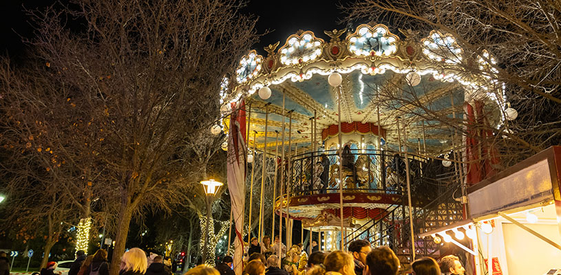 Carrusel de caballitos españoles