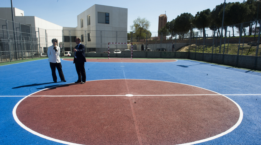 La alcaldesa y el concejal de deportes en el Cerro de los Perdigones