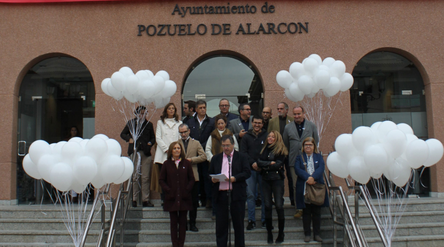 Pozuelo de Alarcón guarda un minuto de silencio en señal de rechazo a la violencia de género
