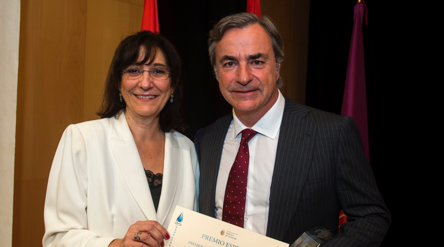 La alcaldesa junto a Carlos Sainz