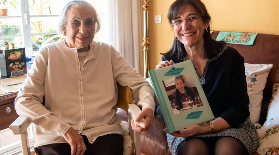 La alcaldesa felicita a una vecina centenaria