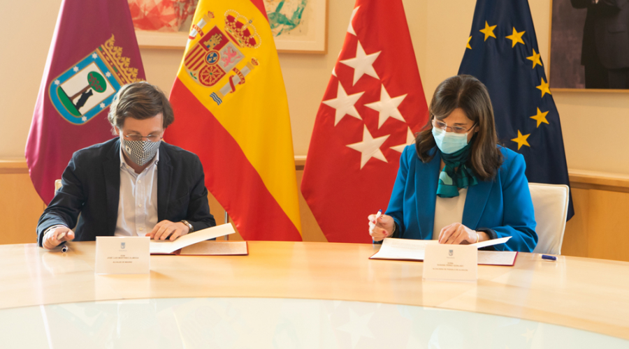 Susana Pérez Quislant y José Luís Martínez-Almeida firman un convenio para la gestión de aguas pluviales y residuales