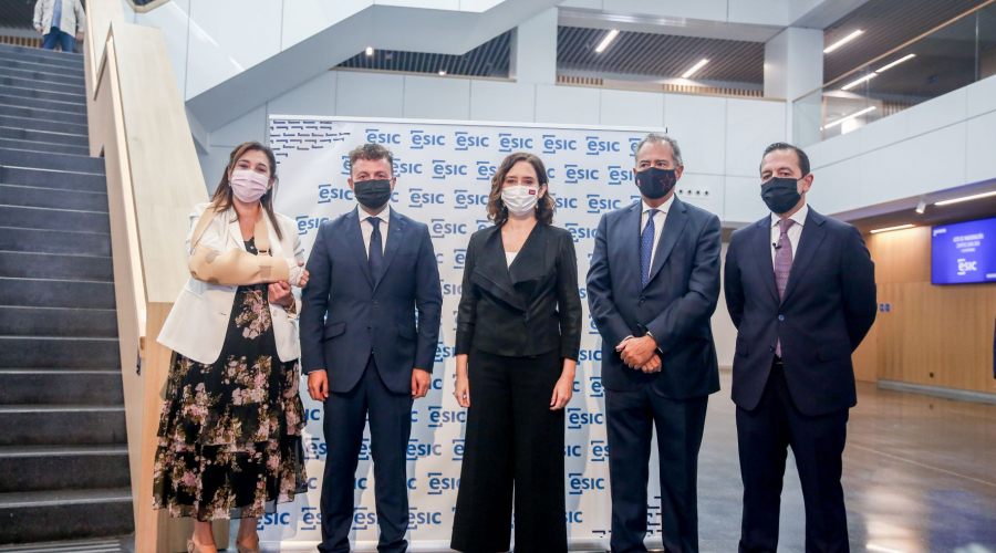 Ayuso y Pérez Quislant asisten a la inauguración del campus Juan XXIII ESIC que abre sus puertas en la ciudad