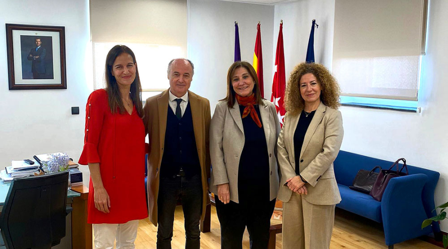 Reunión de la alcaldesa con el Colegio de Psicólogos de Madrid