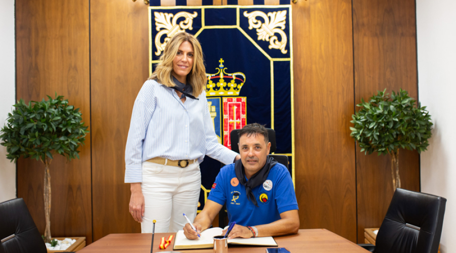 Alcaldesa y pregonero Pozuelo