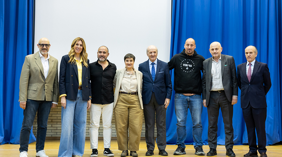 Alcaldesa y El Club Deportivo Elemental