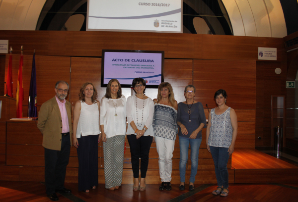 Entrega de diplomas a los alumnos de los talleres de entidades que trabajan con personas con discapacidad