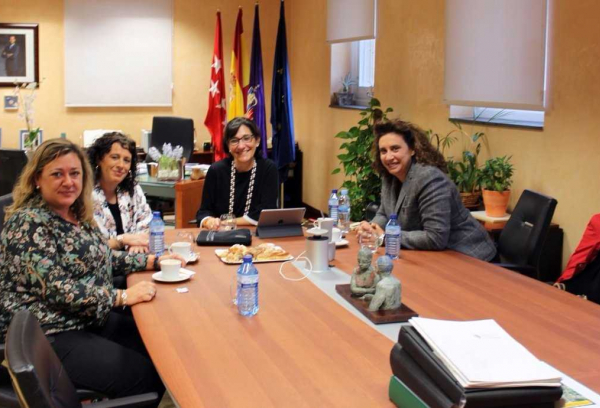 Reunión de la alcaldesa y la gerente del 112