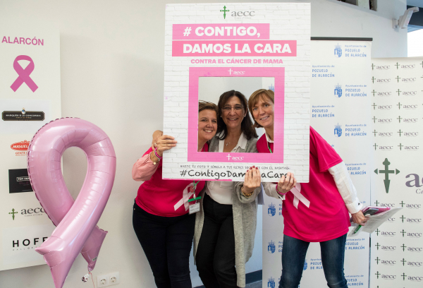 La alcaldesa en el torneo de pádel en contra del cáncer de mama