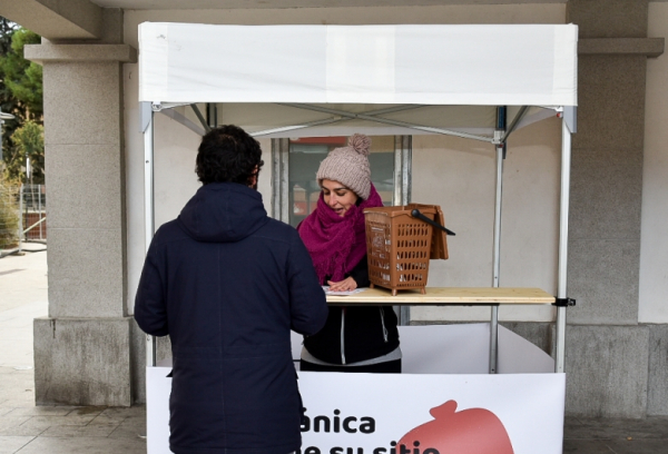 El Barrio de las Flores, pionero en la instalación de contenedores de recogida de materia orgánica