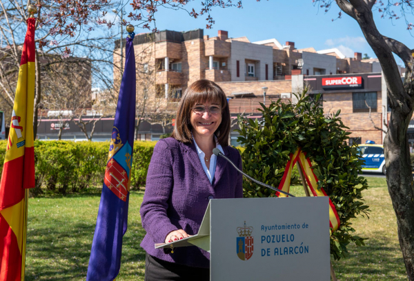 La alcaldesa en el homenaje a las víctimas de terrorismo