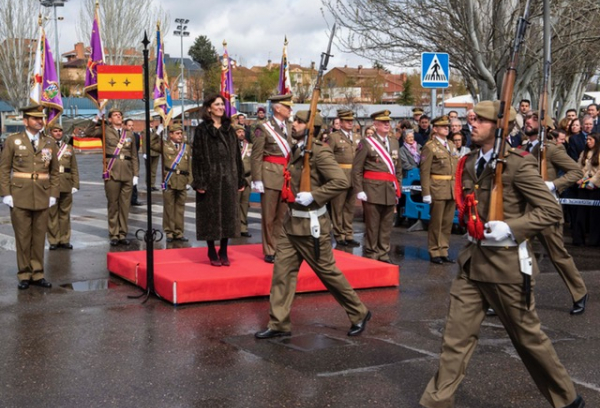 La alcaldesa, Susana Pérez Quislant, ha presidido este acto junto con el General jefe de la Jefatura de los Sistemas de Información, Telecomunicaciones y Asistencia Técnica (JCISAT), Joaquín Salas Alcalde