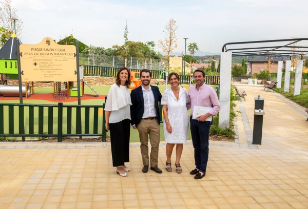 La alcaldesa, Susana Pérez Quislant, ha inaugurado esta nueva zona verde que se emplaza entre las calles Ramón y Cajal, Miguel Servet y Carretera de Húmera