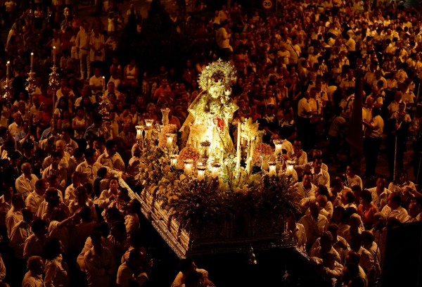 Procesión en honor a la Virgen de la Consolacion