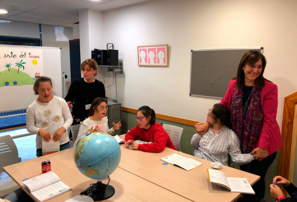 Susana Pérez Quislant visita el Espacio para el Ocio Pozuelo