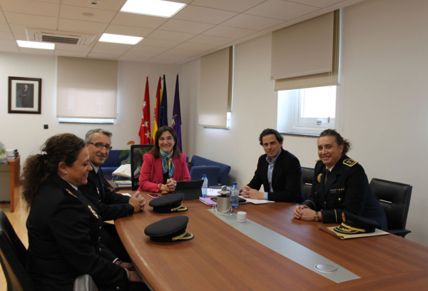 La alcaldesa, Susana Pérez Quislant junto al nuevo comisario