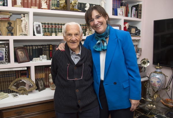 La alcaldesa celebra los cien años de un vecino de Pozuelo