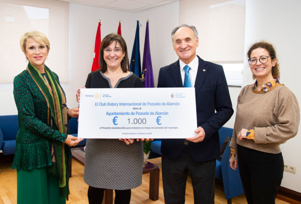 La alcaldesa Susana Pérez Quislant junto al presidente del Club Rotary Internacional de Pozuelo de Alarcón