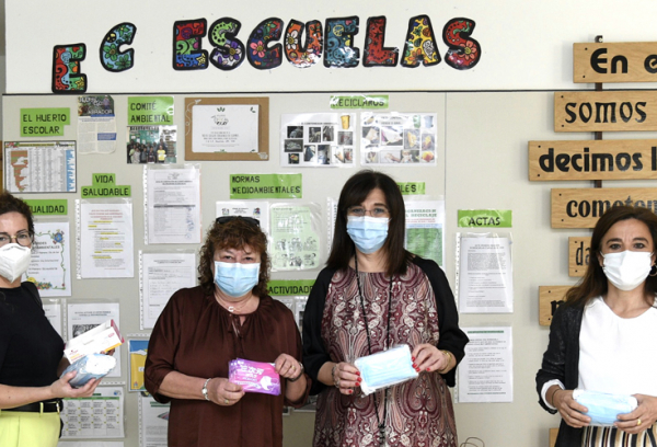 Entrega de mascarillas infantiles