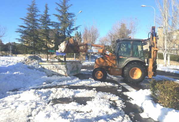 maquinas retirando nieve