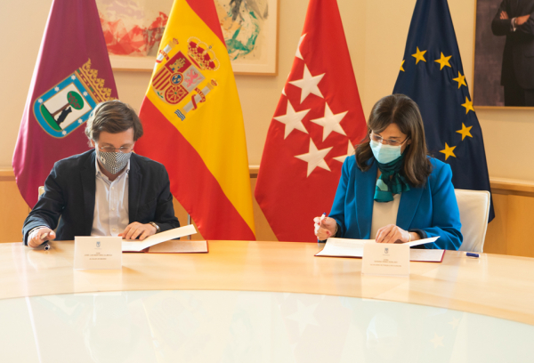 Susana Pérez Quislant y José Luís Martínez-Almeida firman un convenio para la gestión de aguas pluviales y residuales