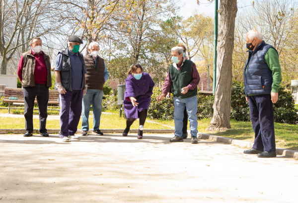 Susana Pérez Quislant en los nuevos campos de petanca del Parque Alcalde José Martín Crespo