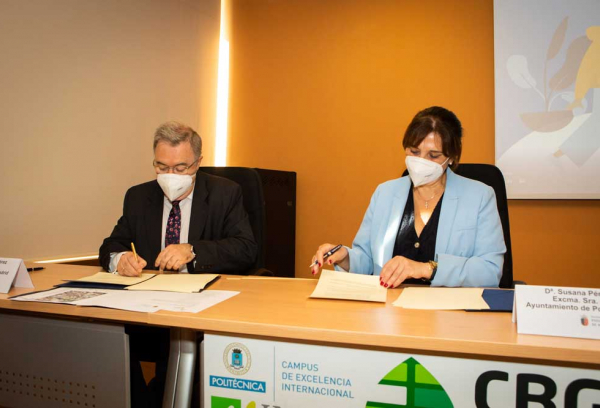 Foto Alcaldesa firma del Convenio UPM
