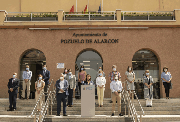Minuto de silencio a las puertas del Ayuntamiento 