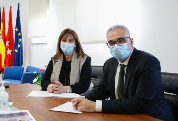 Reunión de la alcaldesa y el consejero en la Casa Consistorial