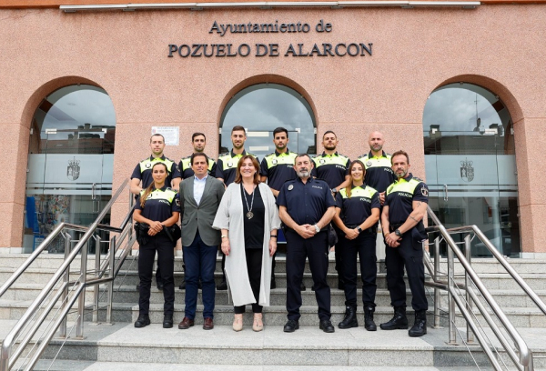 La alcaldesa recibe a los nuevos Policías Municipales 