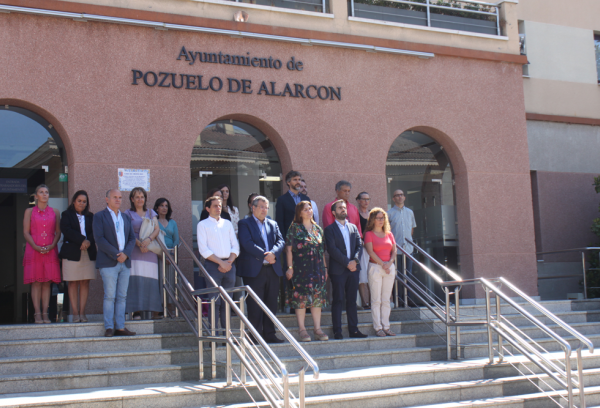 Minuto de silencio a las puertas del Ayuntamiento 
