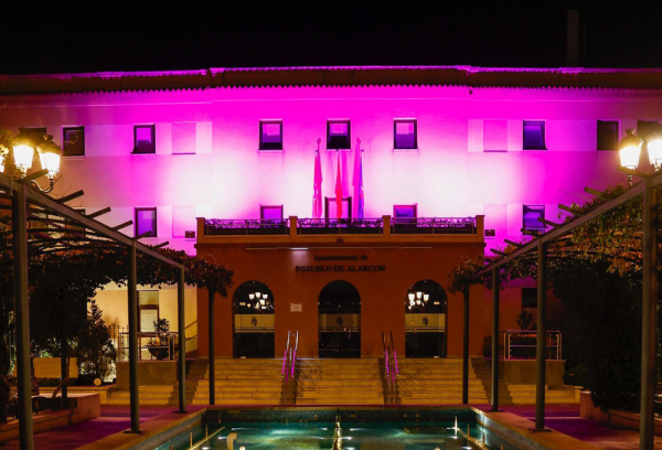 Plaza Mayor Pozuelo de Alarcón rosa cáncer de mama