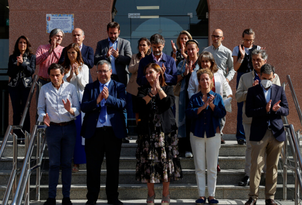 Pozuelo de Alarcón guarda un minuto de silencio por la última mujer asesinada en Madrid, fruto de un caso de violencia de género 