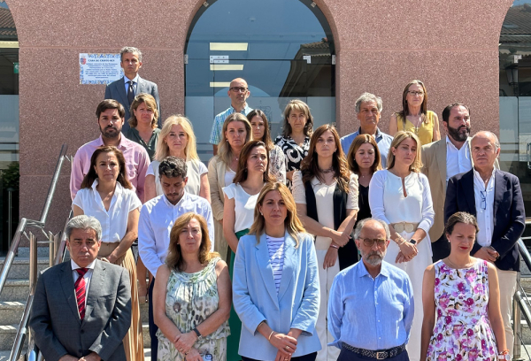 Minuto de silencio a las puertas del Ayuntamiento 