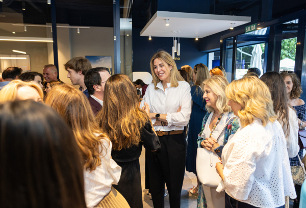 Inauguración agencia de viajes