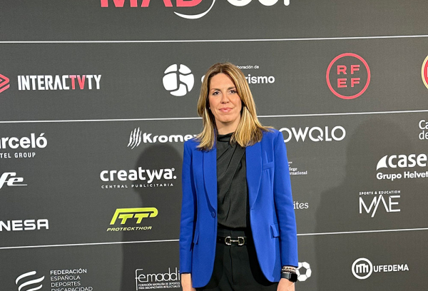 La alcaldesa asiste a la presentación de Madcup 2025