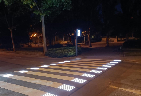 Pasos de cebra inteligentes e iluminados