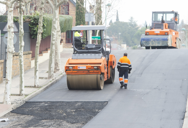 Trabajos de asfaltado en Pozuelo