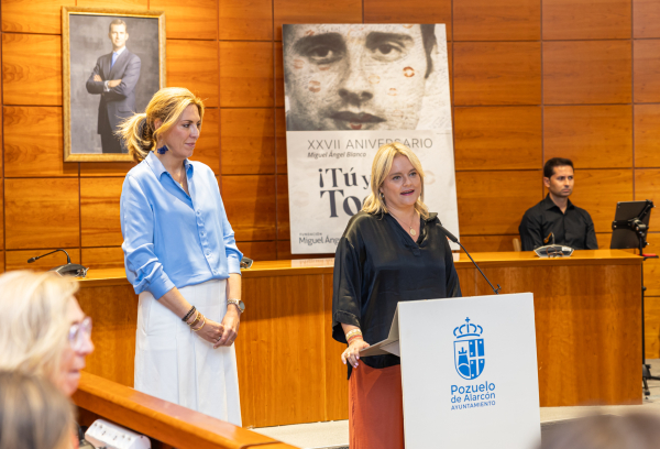 foto de archivo: uno de los ultimos homenajes a miguel angel blanco
