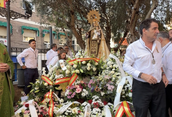 Ofrenda a la Virgen del Carmen